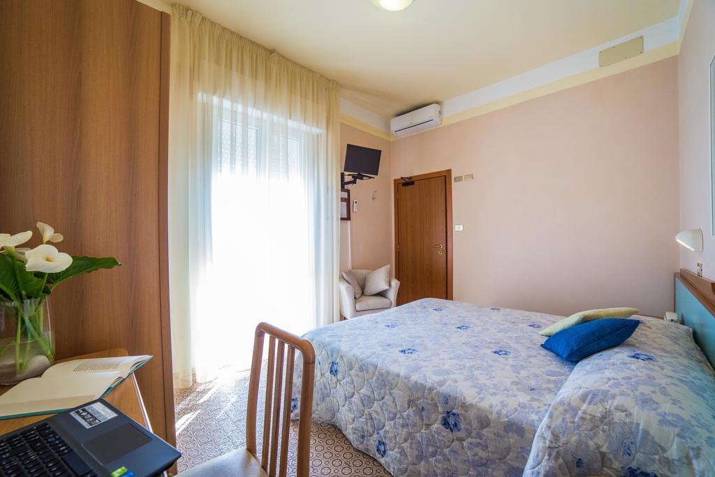 Hotel Barca D'Oro Беллария-Иджеа-Марина Экстерьер фото